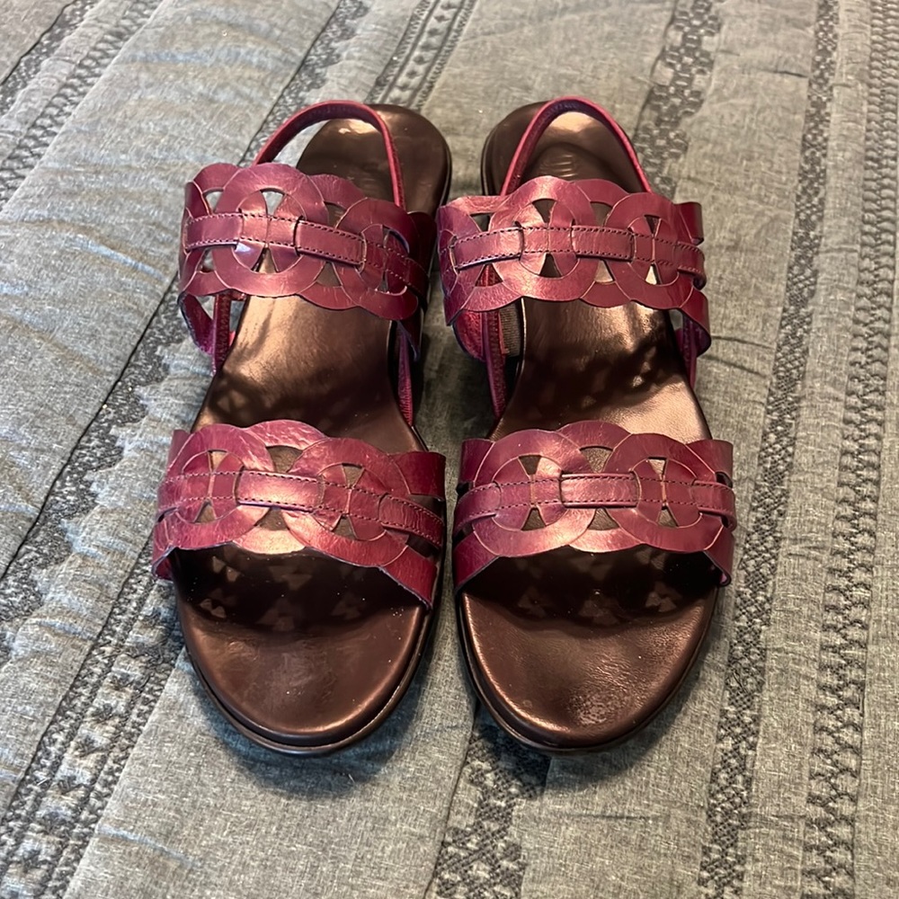 Munro American Crystal Purple Leather Sandals